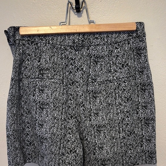 Express Black and White Herringbone Skirt - Picture 2 of 4